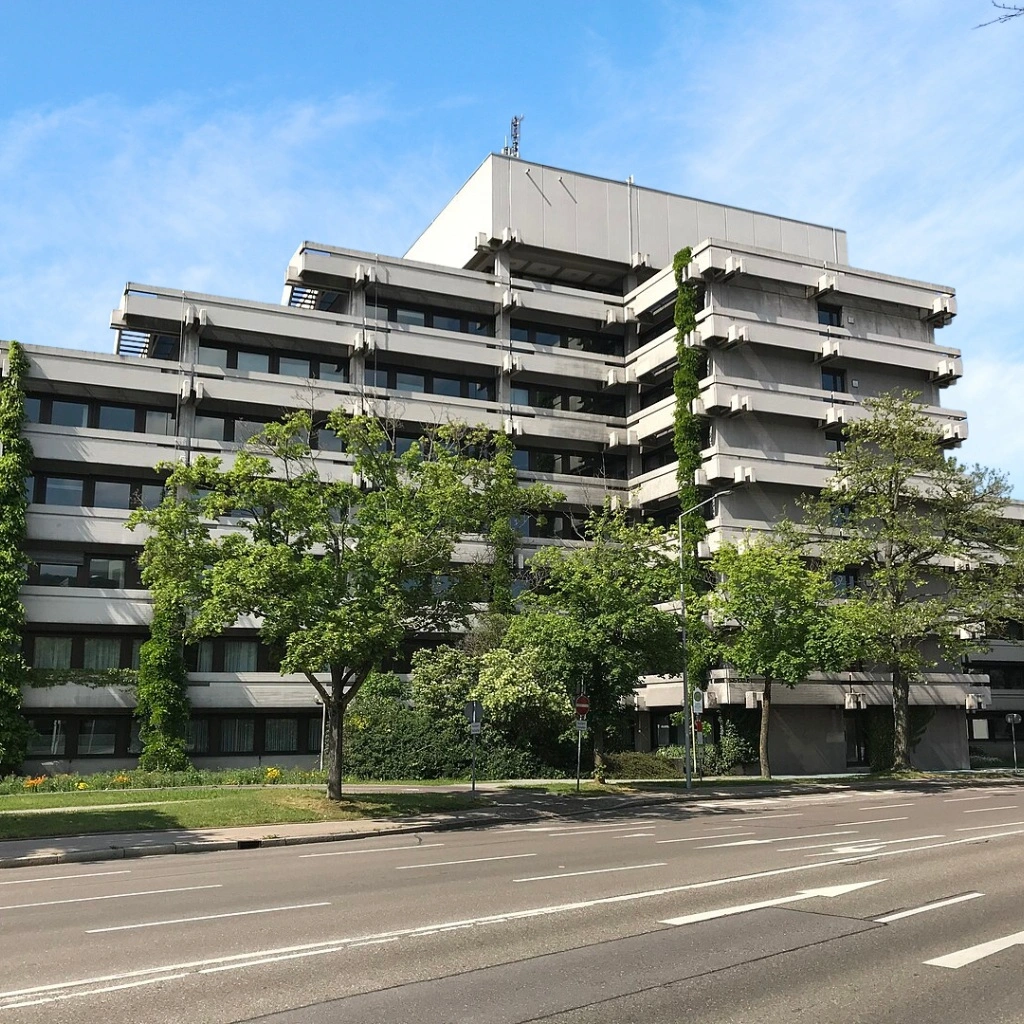 rathaus Aalen mit Aussichtsplateau
